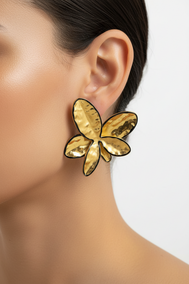 Kontürlü Atın Çiçek Küpe