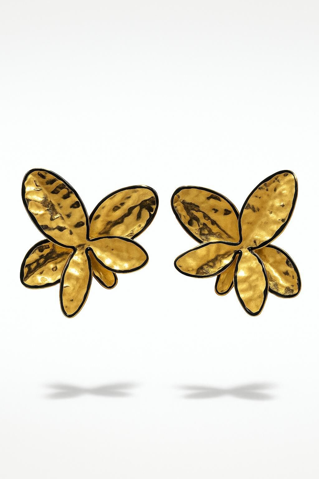 Kontürlü Atın Çiçek Küpe